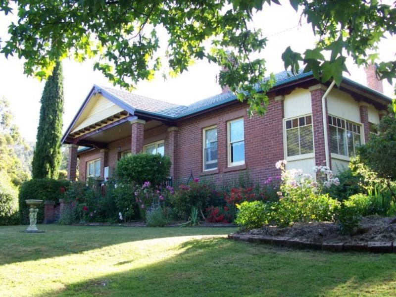 Donalea Bed And Breakfast & Riverview Apartment Castle Forbes Bay Exterior photo